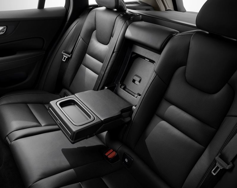 Volvo V60 2.0 T6 AWD Plug-in Hybrid Essential Edition - NU MET GRATIS LEDEREN BEKLEDING