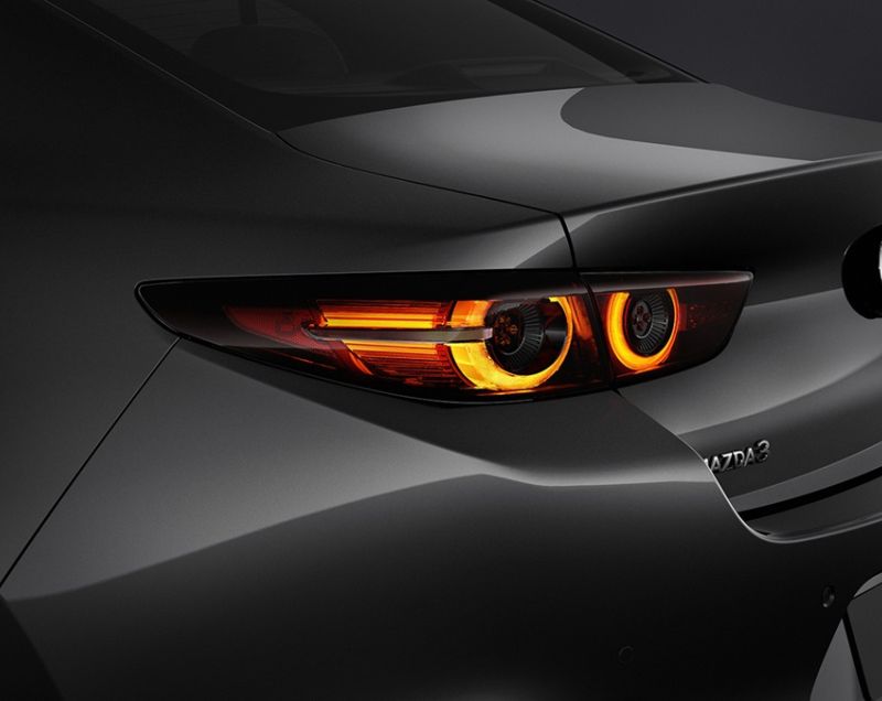 Mazda 3 Sedan 2.0 mhev skyactiv-x centre-line 137kW 