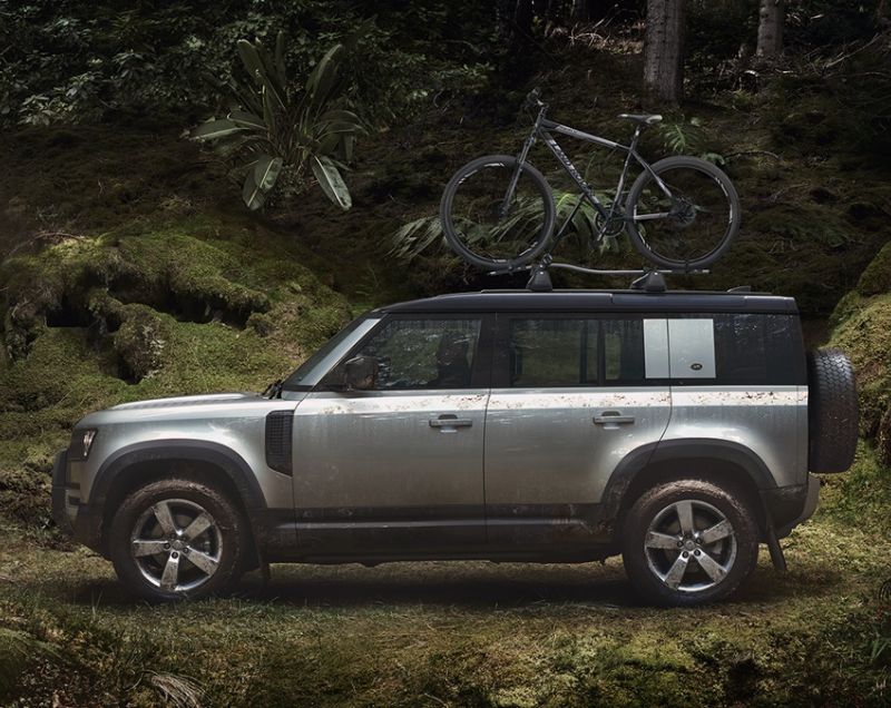 Land Rover Defender 110 p300e phev x-dynamic hse 5p awd 221kW aut