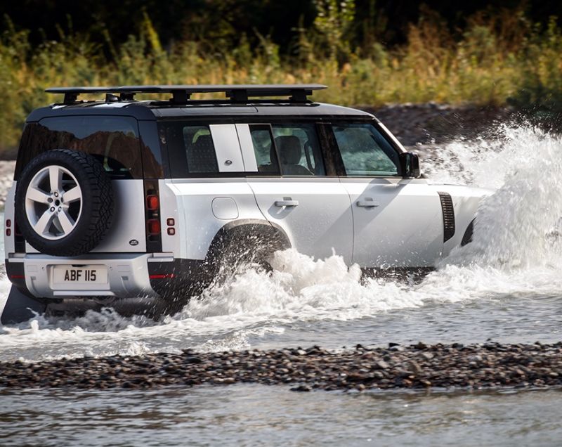 Land Rover Defender 110 p300e phev x-dynamic hse 5p awd 221kW aut