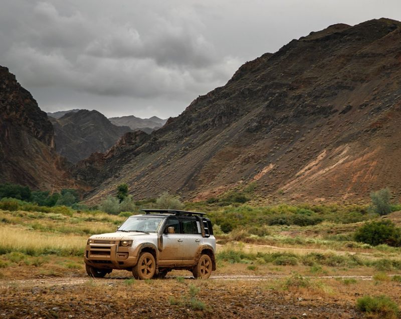 Land Rover Defender 110* p300e phev x-dynamic se 5p awd 221kW aut