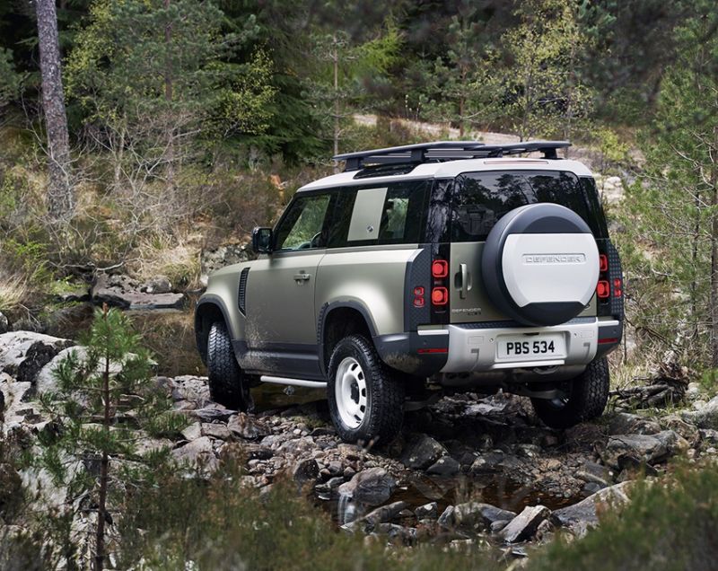 Land Rover Defender 90 d200 mhev x-dynamic se awd 147kW aut