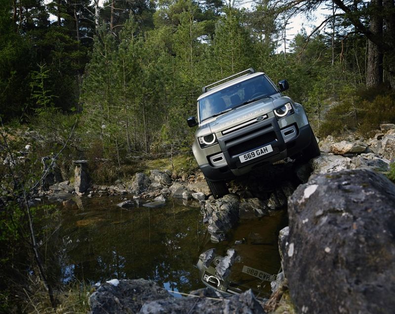 Land Rover Defender 90 d200 mhev x-dynamic se awd 147kW aut