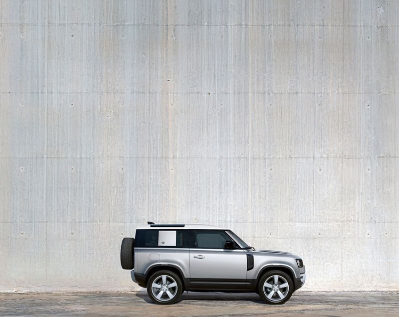 Land Rover Defender 90* d200 mhev s awd 147kW aut