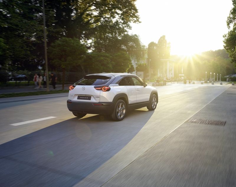 Mazda MX-30 0.8 phev r-ev e-skyactiv nagisa 125kW aut Mazda MX-30 0.8 phev r-ev e-skyactiv nagisa 125kW aut