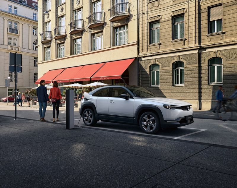 Mazda MX-30 0.8 phev r-ev e-skyactiv exclusive-line 125kW aut Mazda MX-30 0.8 phev r-ev e-skyactiv exclusive-line 125kW aut