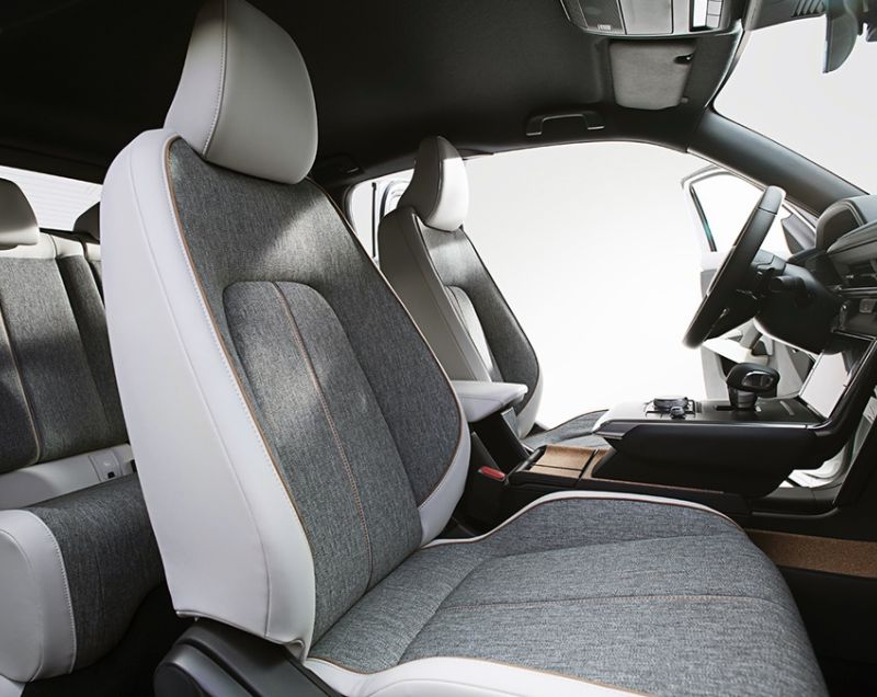 Mazda MX-30 0.8 phev r-ev e-skyactiv nagisa 125kW aut Mazda MX-30 0.8 phev r-ev e-skyactiv nagisa 125kW aut