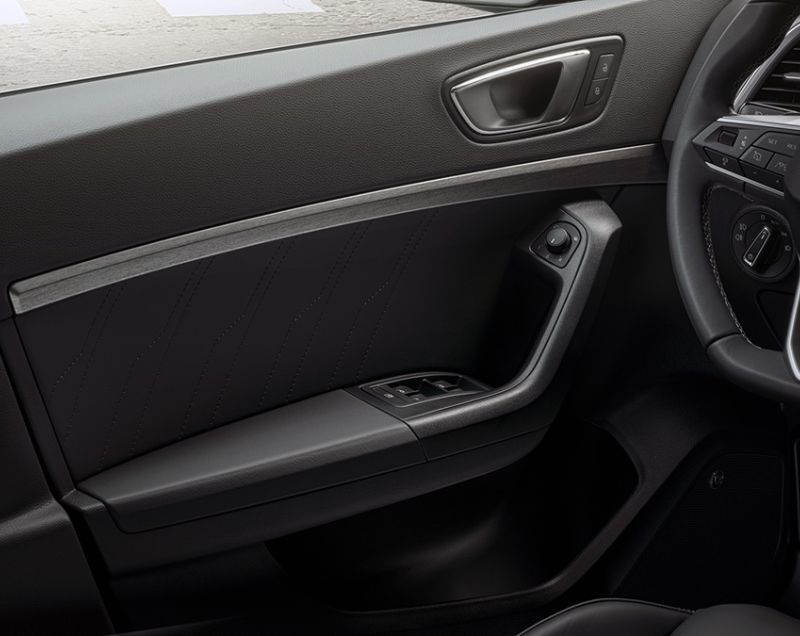 Seat Ateca 1.5tsi 150 PK FR Business Intense DSG-7, Black Magic + SAFE & DRIVING PACK XL / 18 INCH VELGEN