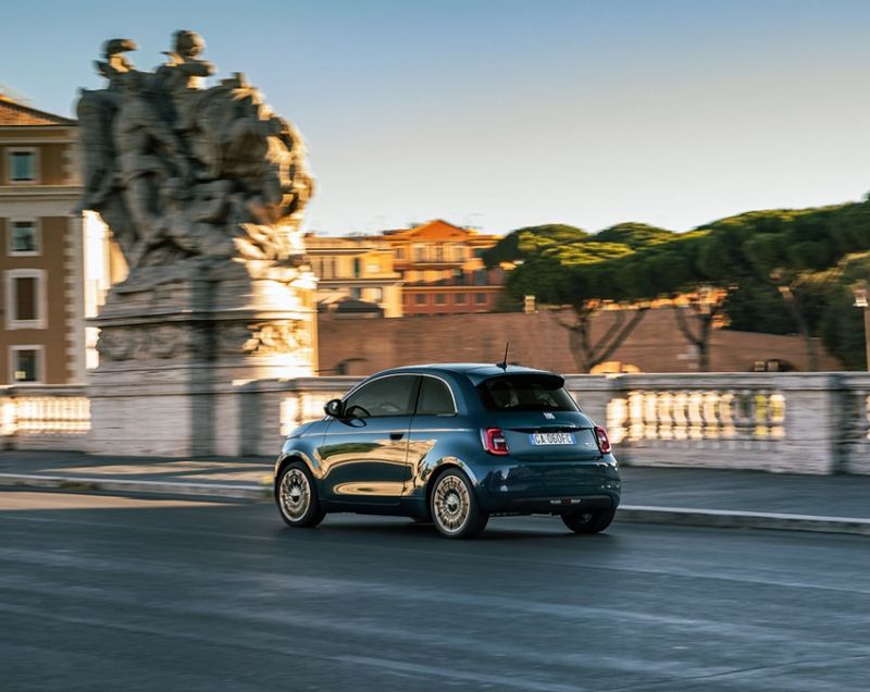 Fiat 500E Berlina 24kWh Red - EXCLUSIEVE UITVOERING
