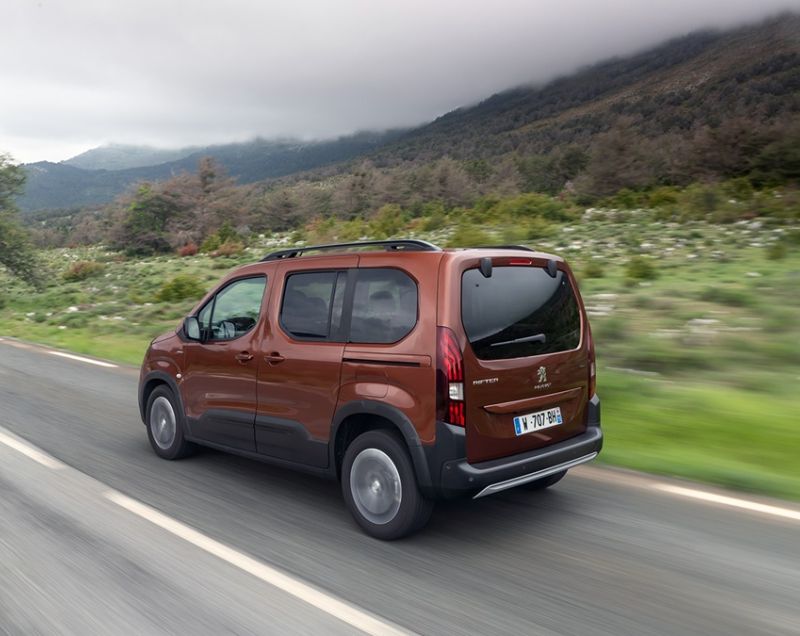 Peugeot Rifter 50kWh 136 PK Active Pack
