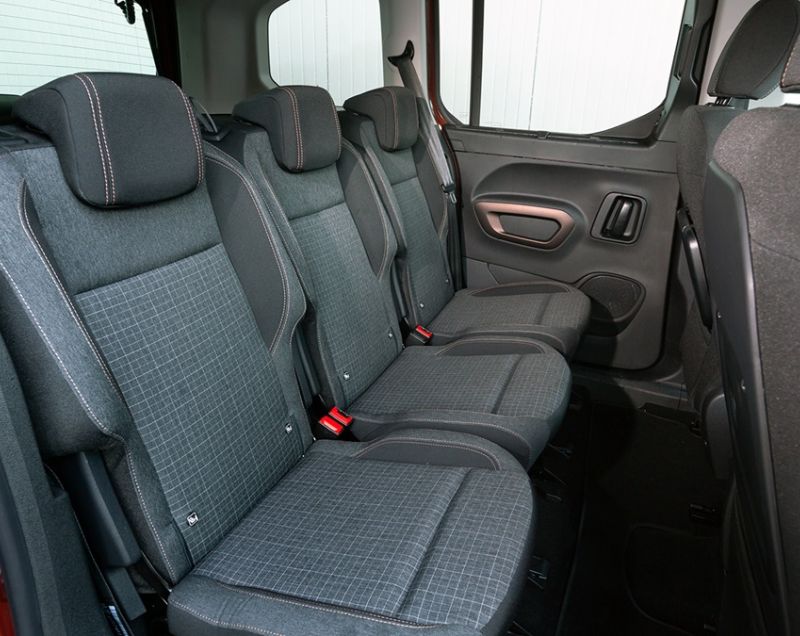 Peugeot Rifter 50kWh 136 PK Active Pack