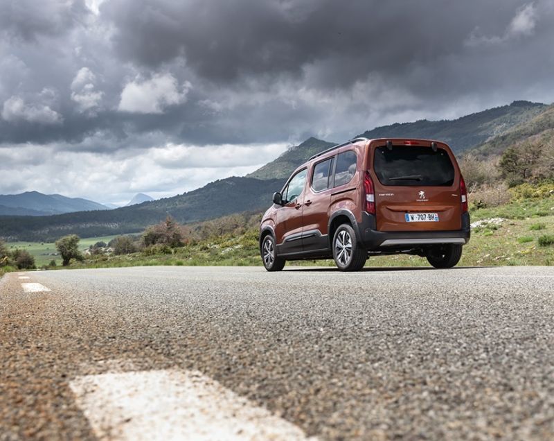 Peugeot Rifter 50kWh 136 PK Active Pack
