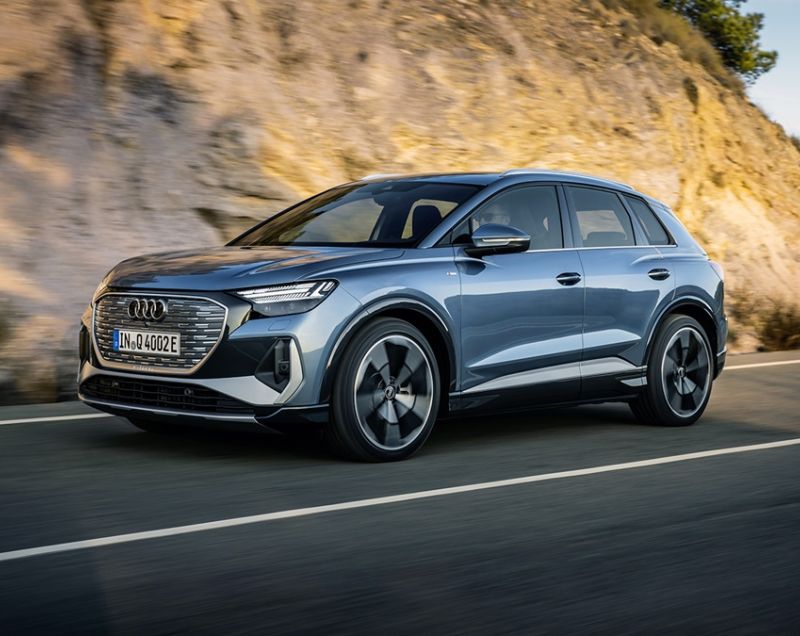 Audi Q4 e-tron 77kWh 45 e-tron Advanced edition quattro, Navarrablauw + ASSISTENTIEPAKKET PLUS