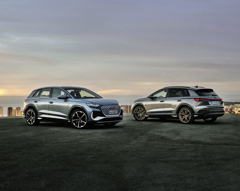 Audi Q4 e-tron 77kWh 45 quattro S edition Competition, Navarrablauw + PANORAMADAK Audi Q4 e-tron 77kWh 45 quattro S edition Competition, Navarrablauw + PANORAMADAK