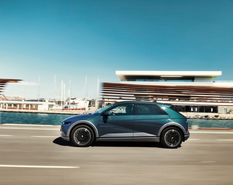 Hyundai IONIQ 5 77.4kWh Lounge, Phantom Black