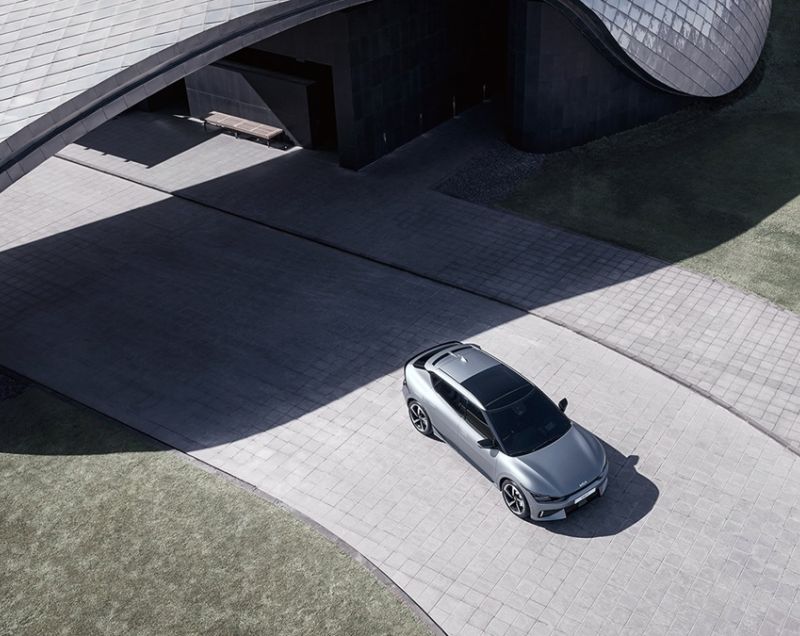 Kia EV6* 77.4kWh RWD Plus Advanced, Gravity Blue - SNEL LEVERBAAR