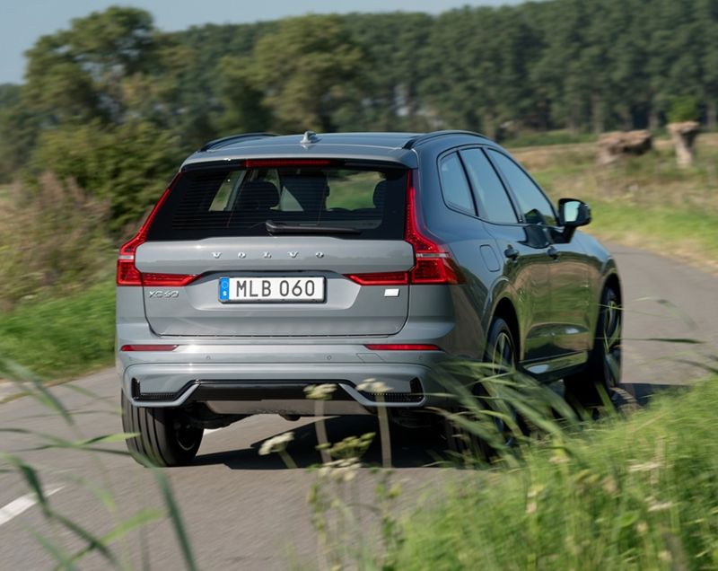 Volvo XC60* 2.0t6 AWD Plug-in Hybrid Essential Edition Bright Volvo XC60* 2.0t6 AWD Plug-in Hybrid Essential Edition Bright