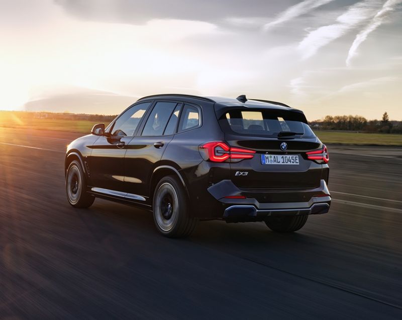 BMW iX3 74.3kWh Executive - RIJKE STANDAARDUITRUSTING