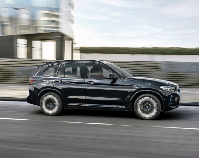 BMW iX3 74.3kWh Executive - RIJKE STANDAARDUITRUSTING