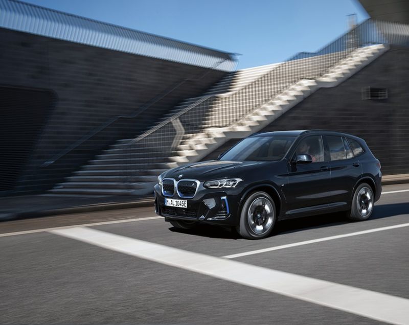 BMW iX3 74.3kWh Executive - RIJKE STANDAARDUITRUSTING