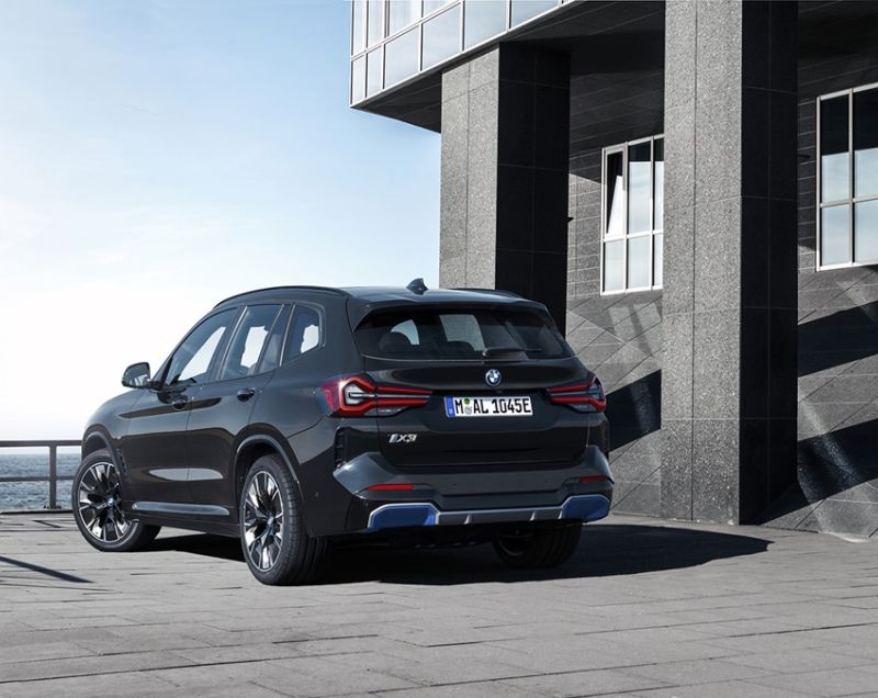 BMW iX3 74.3kWh Executive - RIJKE STANDAARDUITRUSTING