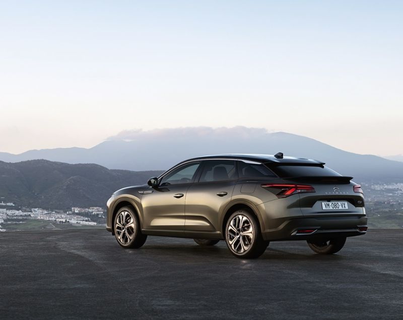 Citroen C5 X 1.2 mhev plus 107kW e-dcs6 aut Citroen C5 X 1.2 mhev plus 107kW e-dcs6 aut