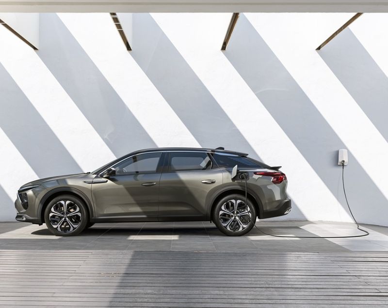 Citroen C5 X 1.2 mhev plus 107kW e-dcs6 aut Citroen C5 X 1.2 mhev plus 107kW e-dcs6 aut