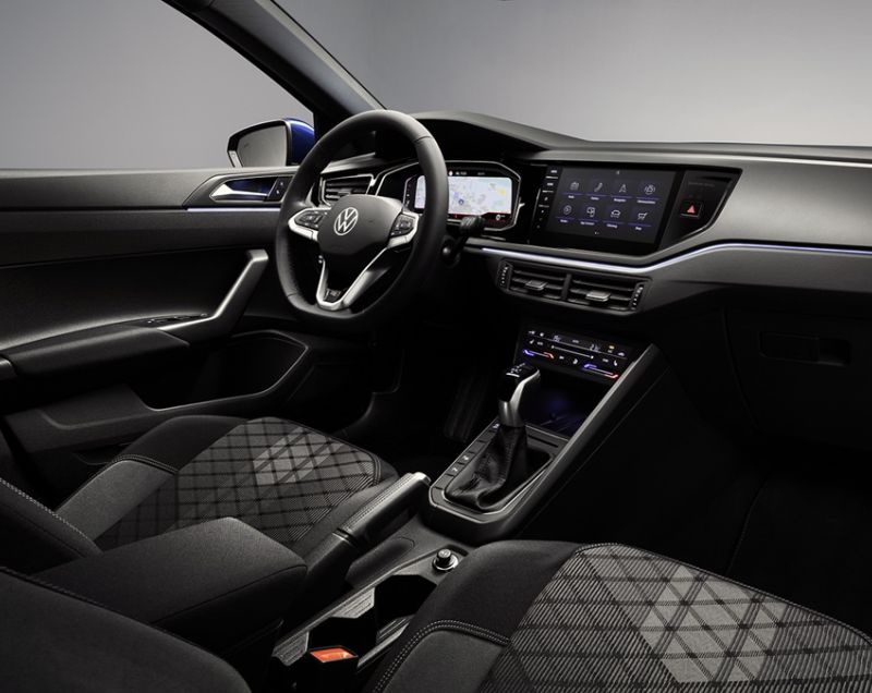 Volkswagen Polo 1.0tsi 95 pk R-Line Business, Pure White + 17 INCH VELGEN Volkswagen Polo 1.0tsi 95 pk R-Line Business, Pure White + 17 INCH VELGEN