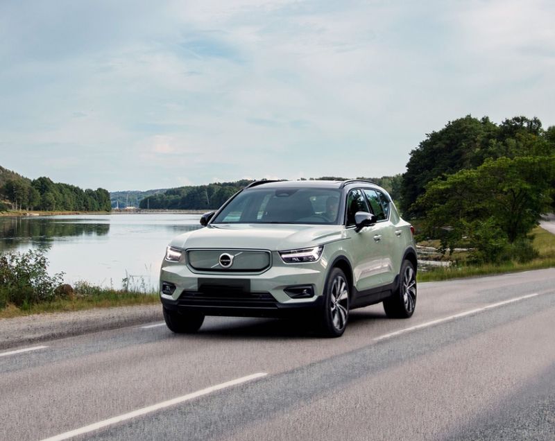 Volvo XC40 T5 Plug-in Hybrid 262 PK Plus - Onyx Black