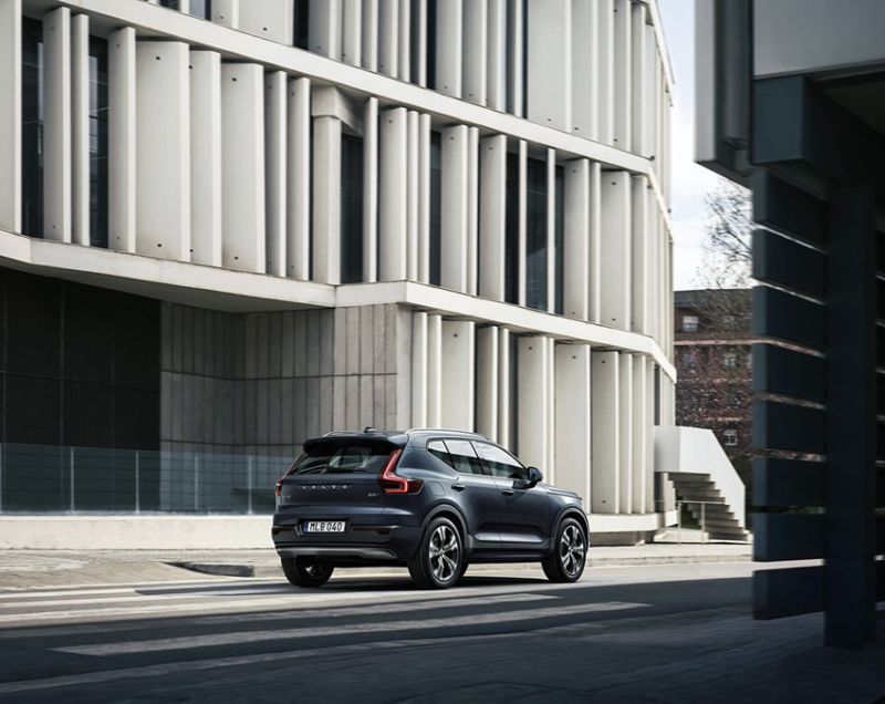 Volvo XC40 T5 Plug-in Hybrid 262 PK Plus - Onyx Black