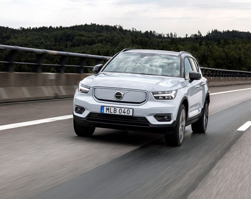 Volvo XC40 T5 Plug-in Hybrid 262 PK Plus - Onyx Black