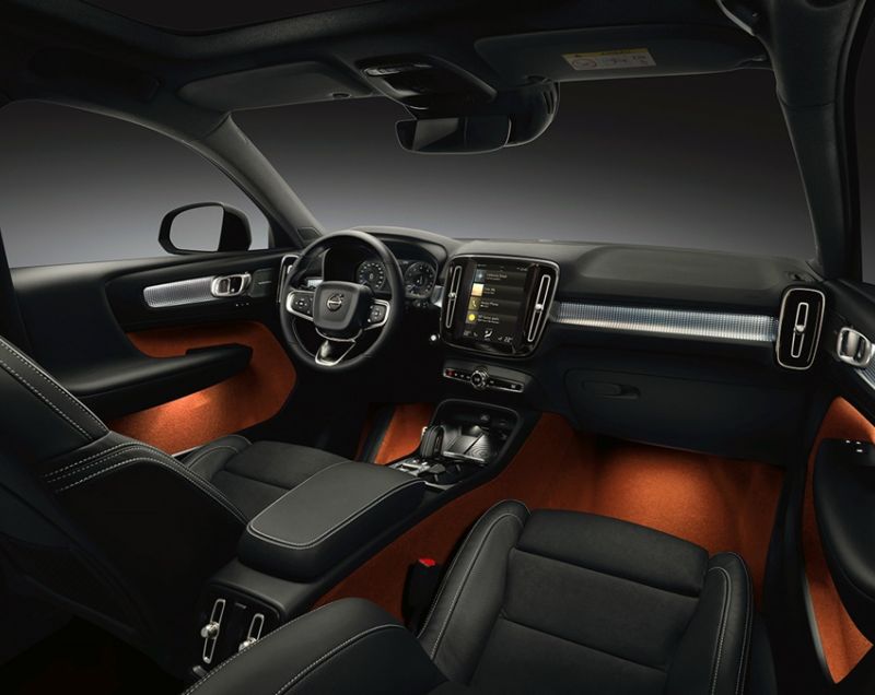 Volvo XC40 69kWh Pure Electric Single Motor Core, Black Stone + CLIMATE LINE