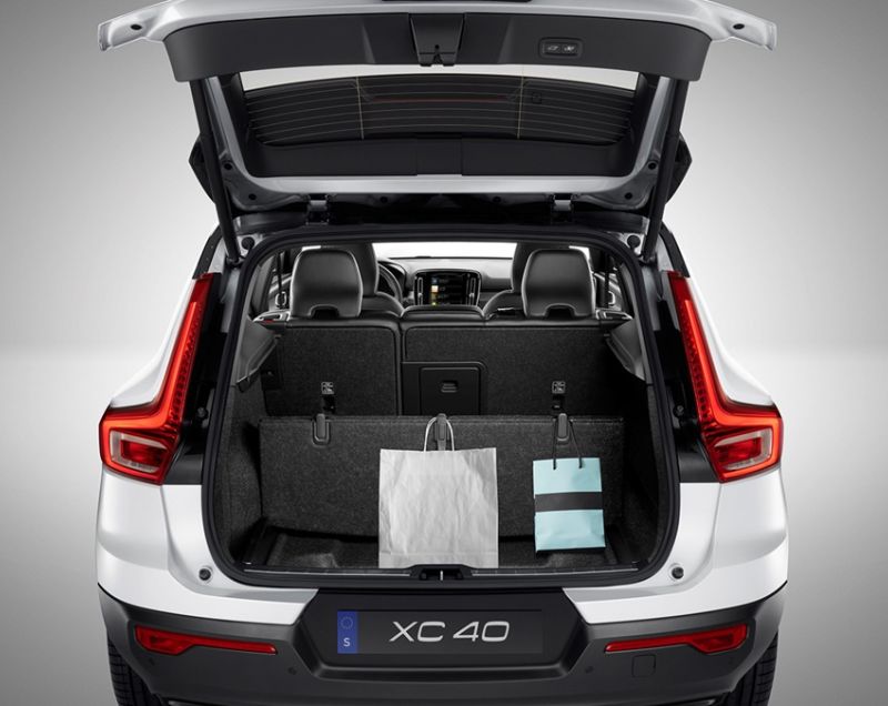 Volvo XC40 2.0 b4 mhev plus black edition 145kW geartronic aut