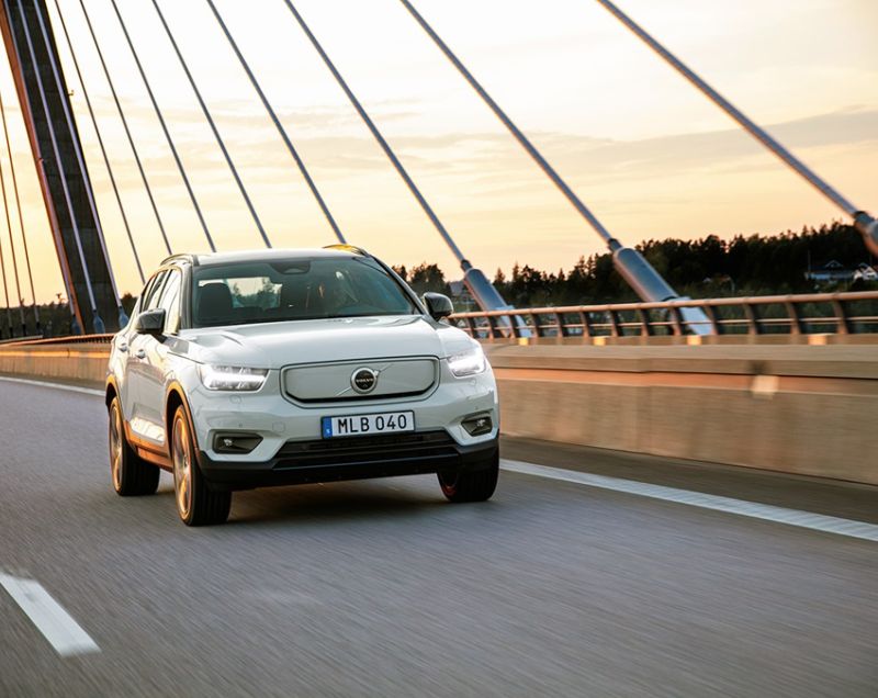 Volvo XC40 69kWh Pure Electric Single Motor Plus, Thunder Grey + 20 INCH VELGEN Volvo XC40 69kWh Pure Electric Single Motor Plus, Thunder Grey + 20 INCH VELGEN