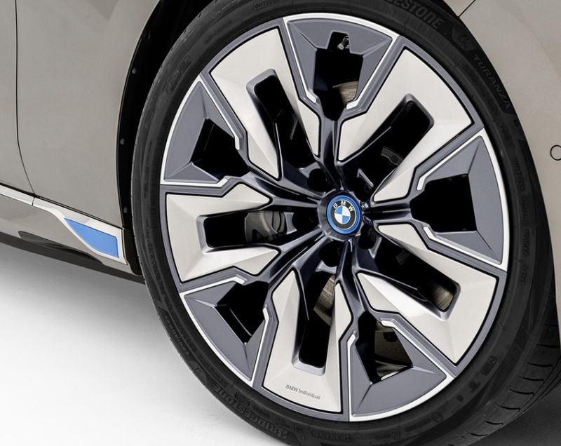 BMW i7 105kWh ev xdrive m70 485kW aut