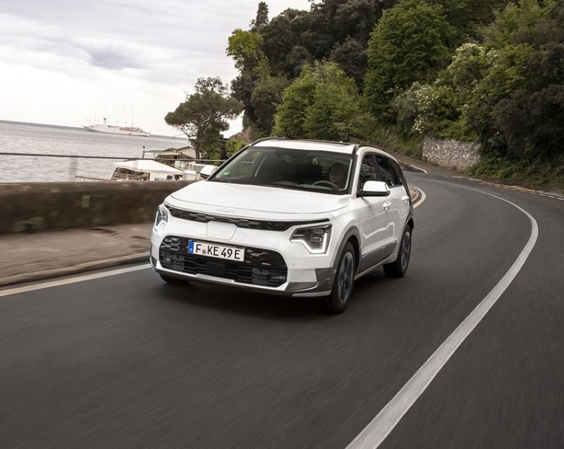 Kia Niro 1.6gdi Hybrid DynamicLine, Clear White