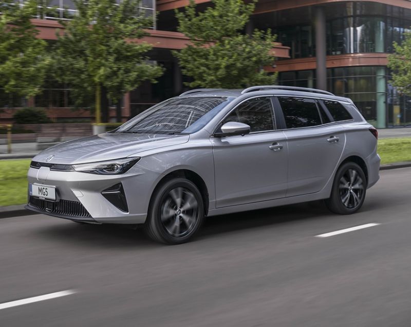 MG MG5 Electric 61.1kWh Long Range Luxury, Pebble Black - DIRECT LEVERBAAR!