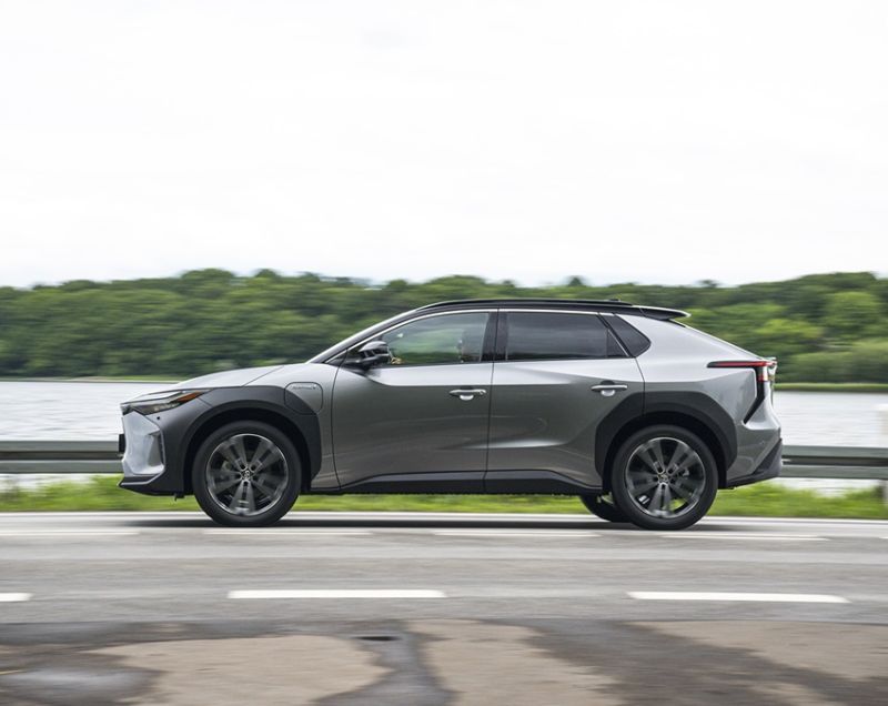 Toyota bZ4X* 71.4kWh 3 Fase Premium, Astral Black