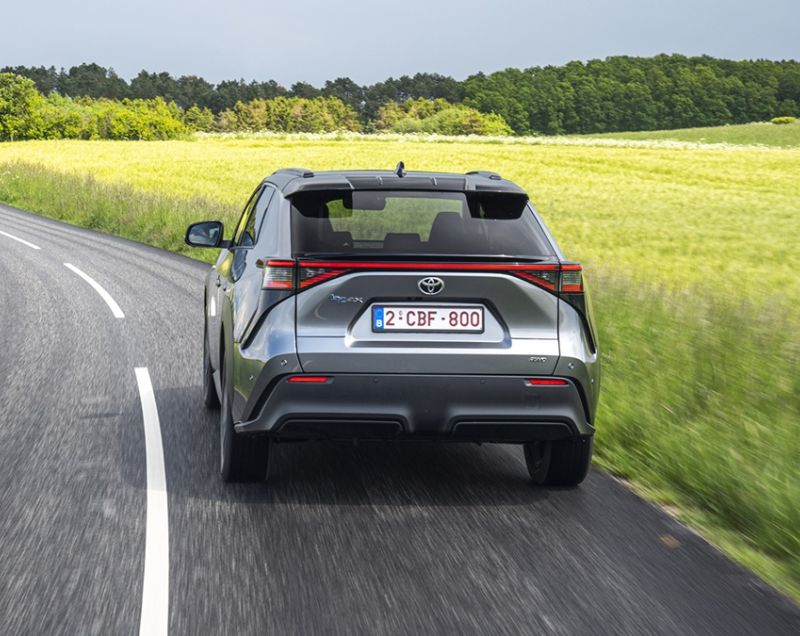 Toyota bZ4X* 71.4kWh 3 Fase Premium, Astral Black Toyota bZ4X* 71.4kWh 3 Fase Premium, Astral Black