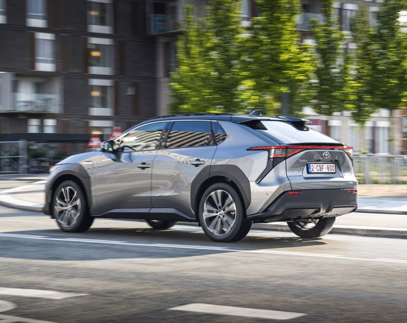 Toyota bZ4X* 71.4kWh 3 Fase Premium, Astral Black Toyota bZ4X* 71.4kWh 3 Fase Premium, Astral Black