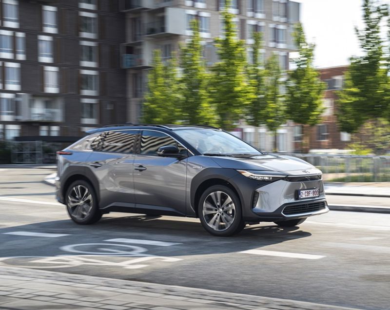 Toyota bZ4X* 71.4kWh 3 Fase Premium, Astral Black