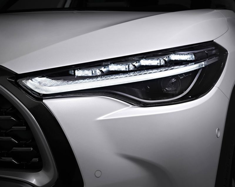 Toyota Corolla Cross* 2.0 hev dynamic 145kW e-cvt aut Toyota Corolla Cross* 2.0 hev dynamic 145kW e-cvt aut