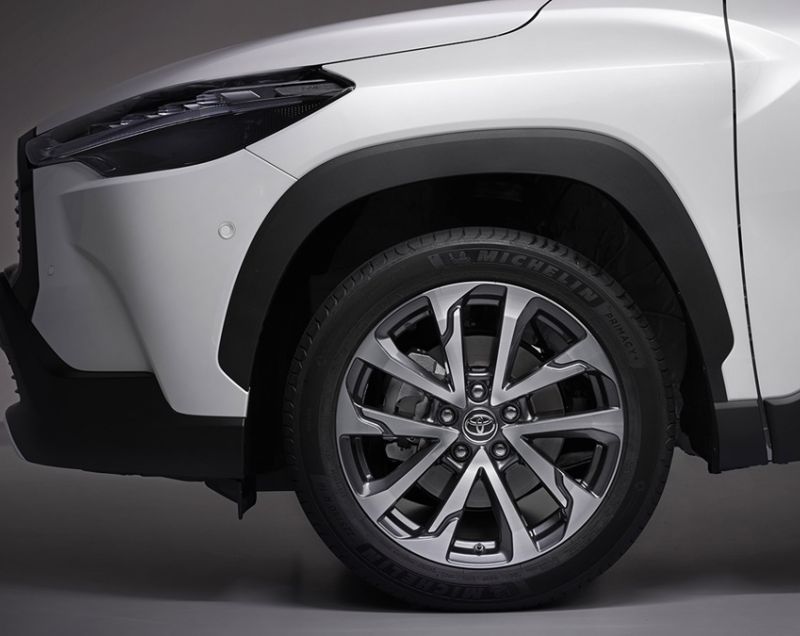 Toyota Corolla Cross* 2.0 hev dynamic 145kW e-cvt aut Toyota Corolla Cross* 2.0 hev dynamic 145kW e-cvt aut