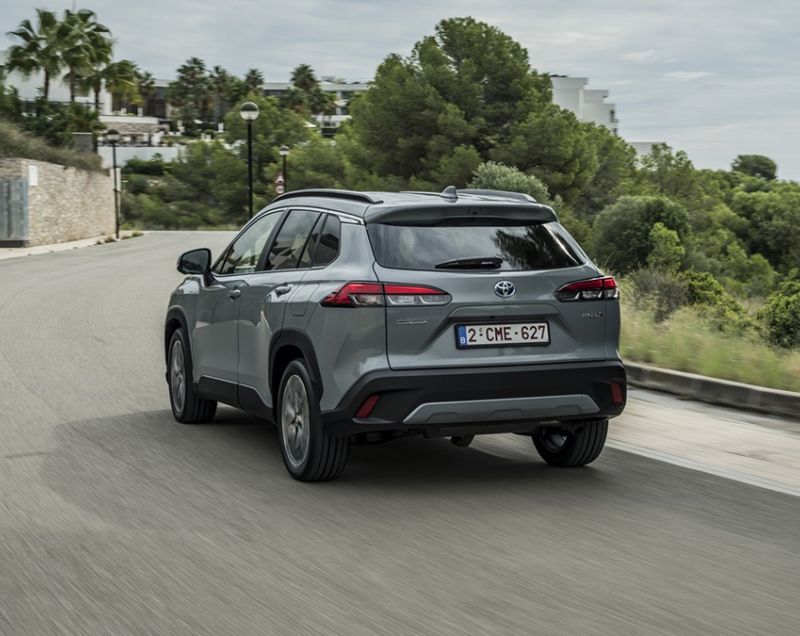 Toyota Corolla Cross* 2.0 hev dynamic 145kW e-cvt aut Toyota Corolla Cross* 2.0 hev dynamic 145kW e-cvt aut