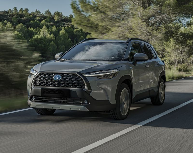 Toyota Corolla Cross* 2.0 hev executive 145kW e-cvt aut Toyota Corolla Cross* 2.0 hev executive 145kW e-cvt aut