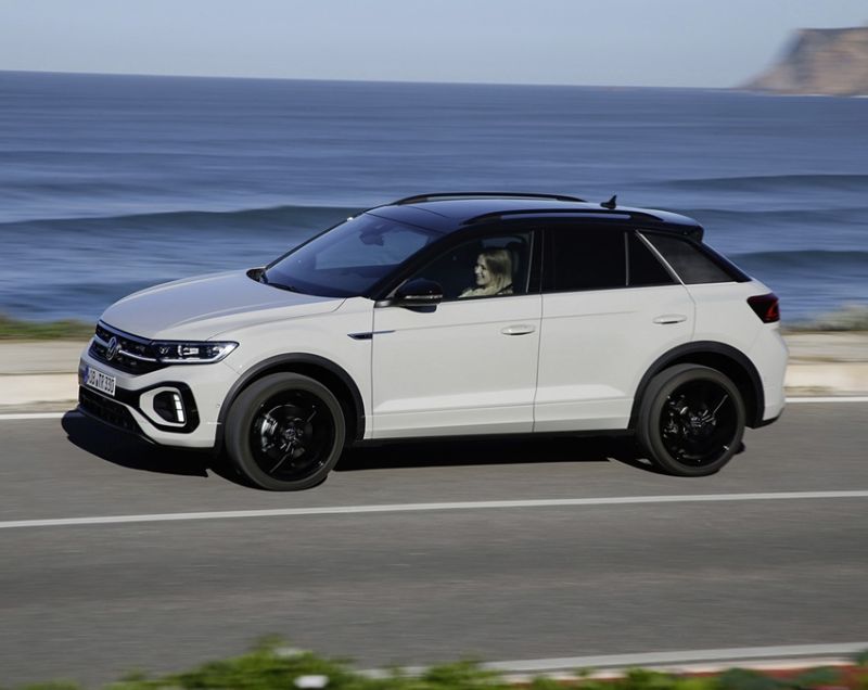 Volkswagen T-Roc* 1.5tsi R-Line Business 150 PK, Deep Black Pearl + ASSISTANCE PAKKET PLUS