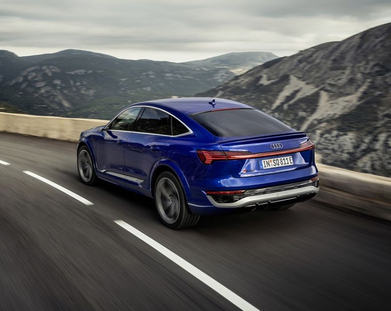 Audi Q8 sportback e-tron 95kWh 50 edition quattro - COMPLEET VERNIEUWD!