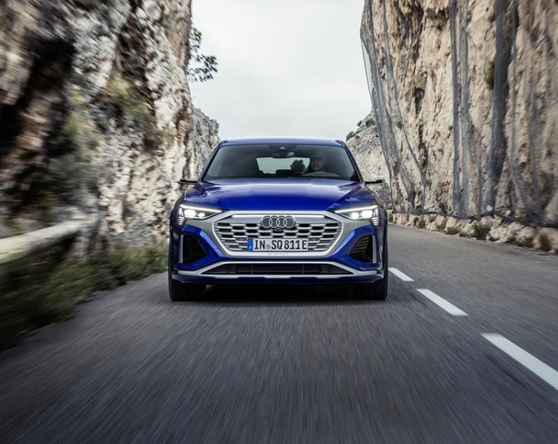 Audi Q8 sportback e-tron 95kWh 50 edition quattro - COMPLEET VERNIEUWD!