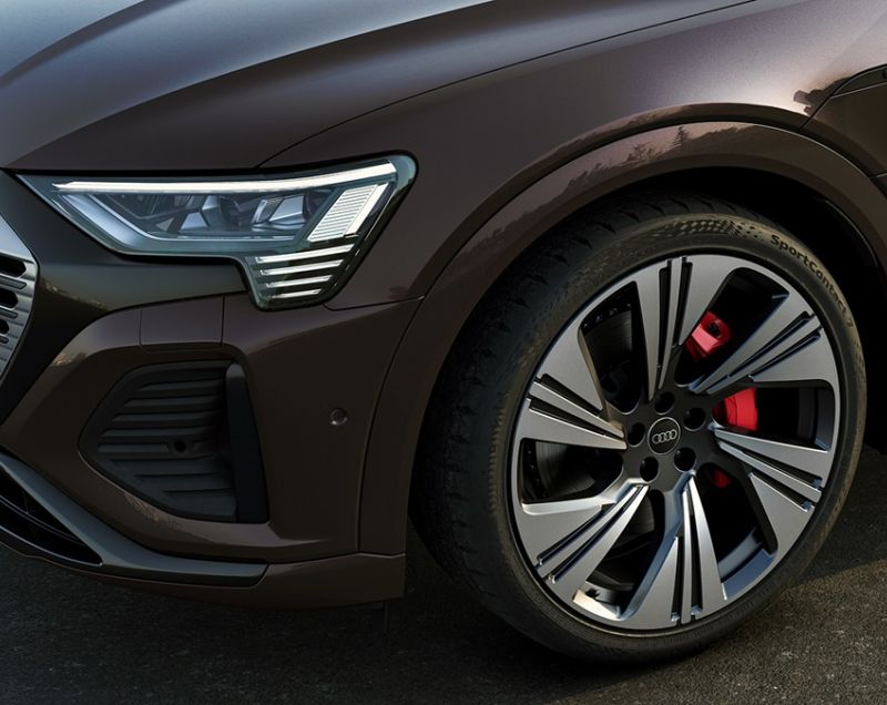 Audi Q8 sportback e-tron 95kWh 50 edition quattro - COMPLEET VERNIEUWD!