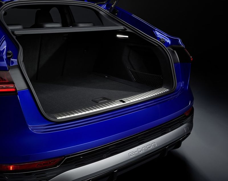 Audi Q8 sportback e-tron 95kWh 50 edition quattro - COMPLEET VERNIEUWD!